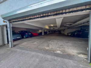 Tiefgarageneinfahrt