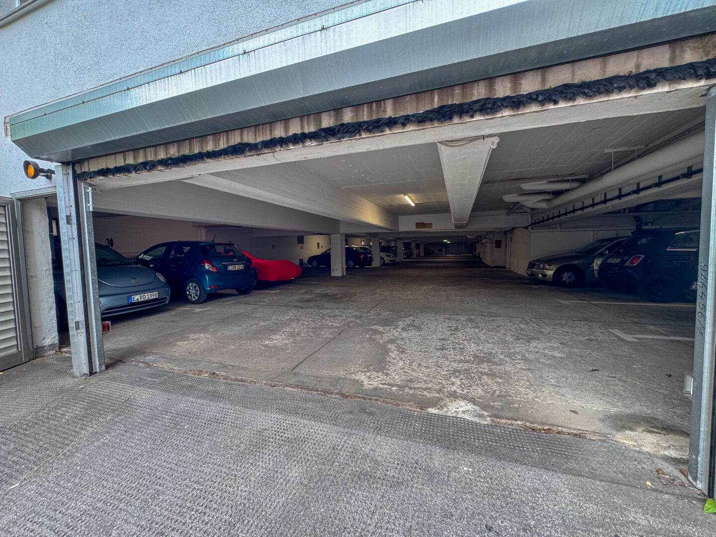 Tiefgarageneinfahrt